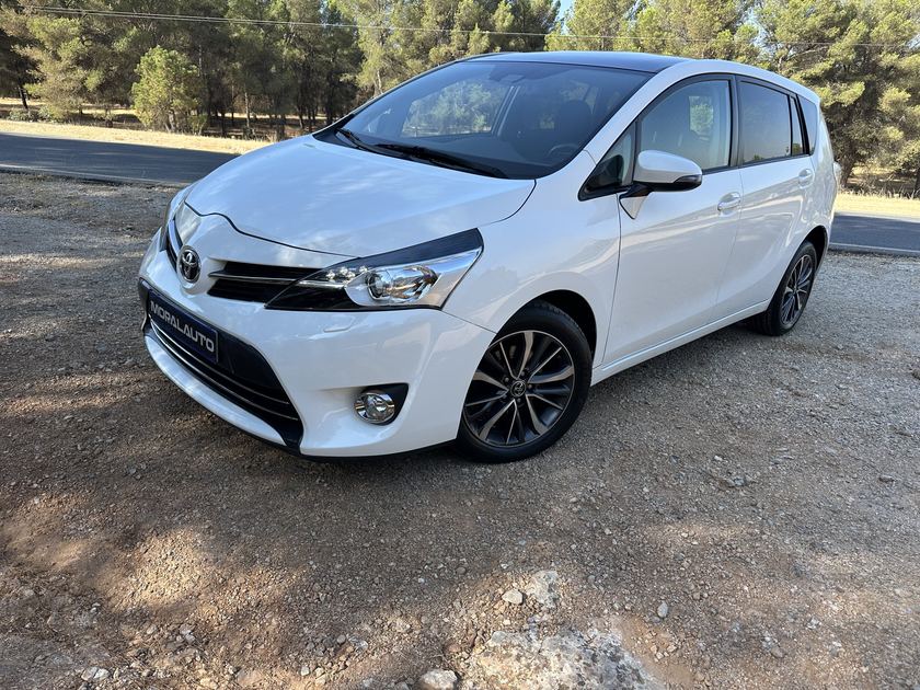 Toyota Verso — foto 1